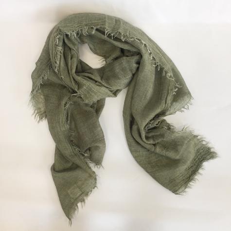 LIGHT WOOL SCARF IN OLIVE GREEN COLOR